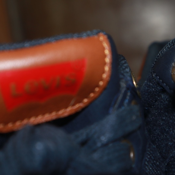 Levi’s Blue and White shoes US Size 8.5 - Picture 3 of 9